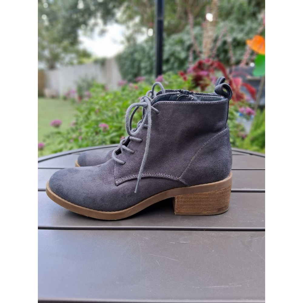 Carlos Santana "Macey" Grey Suede Ankle Boots Booties US 7 Boho Chic Classic - Picture 4 of 15